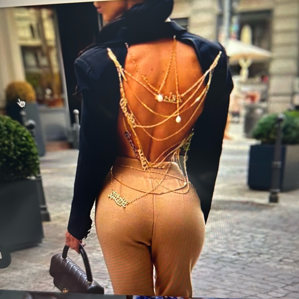 🖤💛 beautiful black open back chained blazer💛🖤
